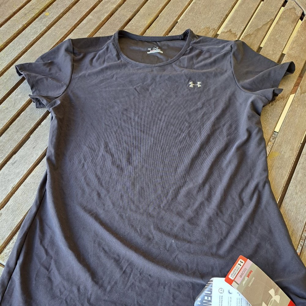Women's athletic top